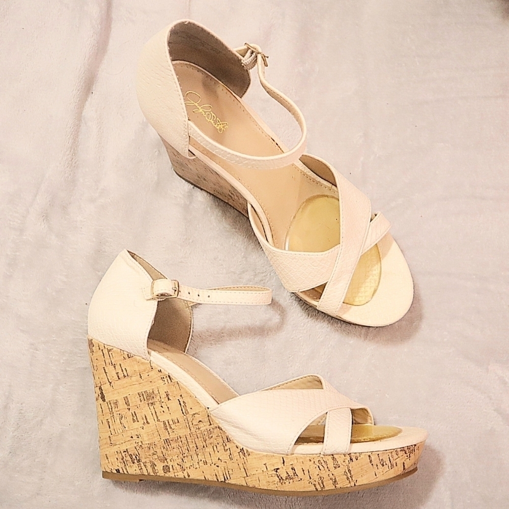 CREAM CORK WEDGES 9 Jaclyn Smith Sandals Heels Classic Wedding Bridal Massey